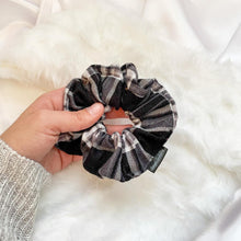 Charger l'image dans la galerie, Chouchou tartan noir
