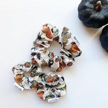 Charger l'image dans la galerie, Chouchou papillons d’octobre
